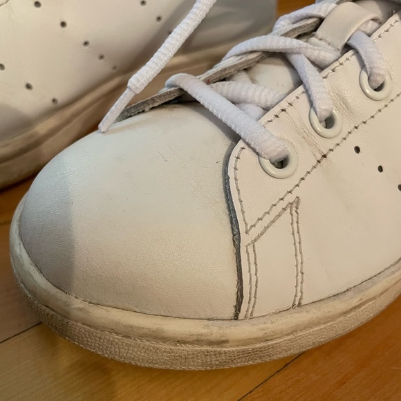 Adidas Stan Smith Tennis Shoes - Picture 3 of 7